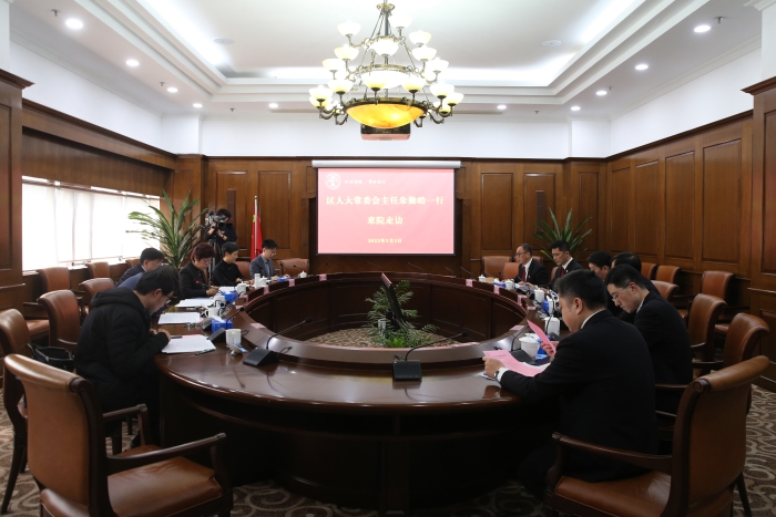 朱勤皓主任走访区法院1