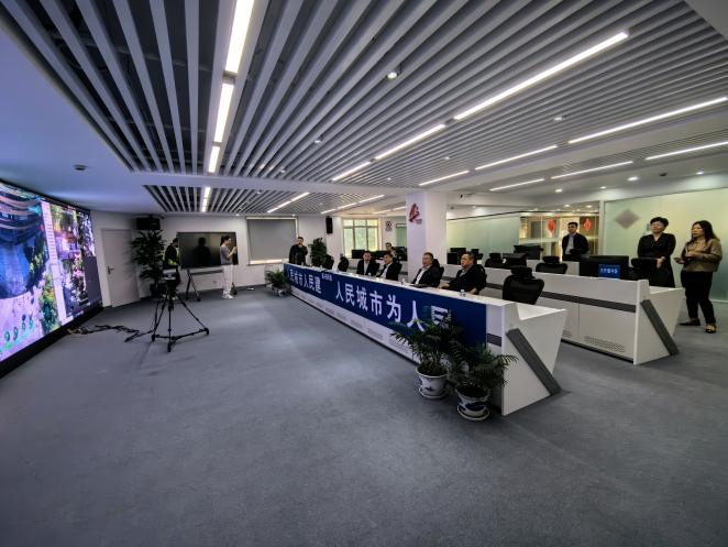 区人大常委会主任朱勤皓一行赴嘉兴路街道调研"12345"市民服务热线