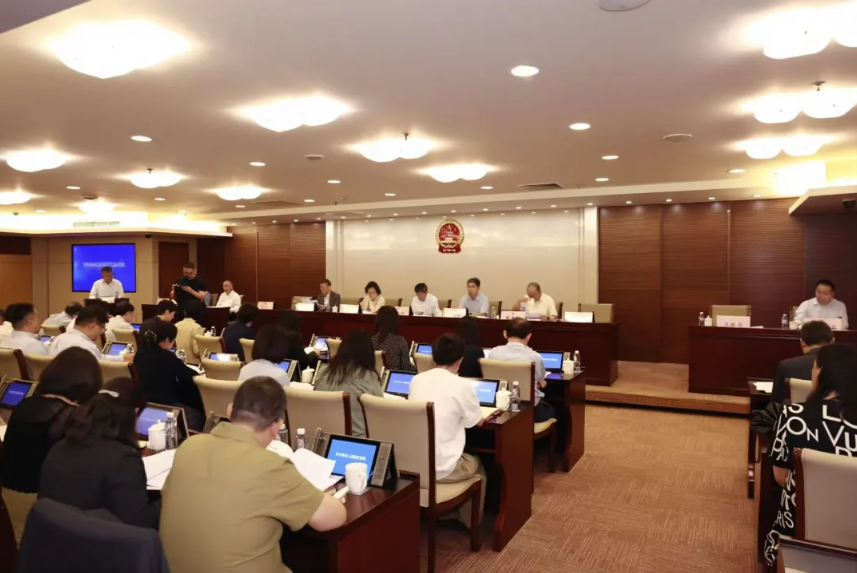 虹口区十七届人大常委会举行第三十一次会议