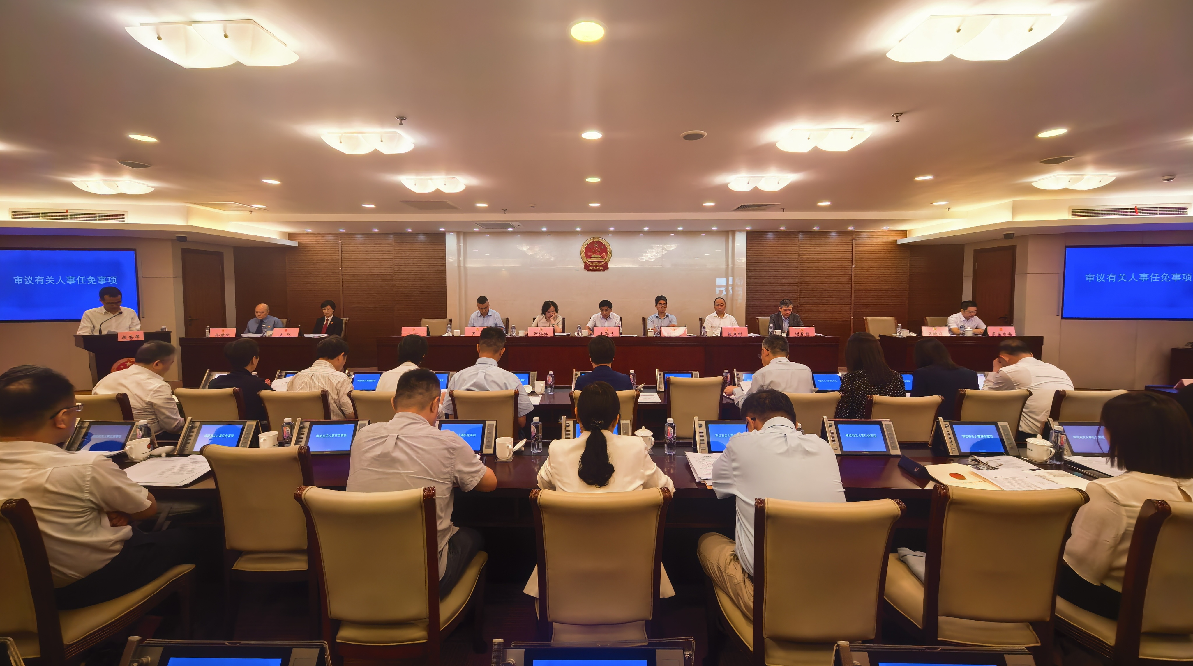 虹口区十七届人大常委会第三十三次会议举行，蒋蕊同志任虹口区副区长、代理区长